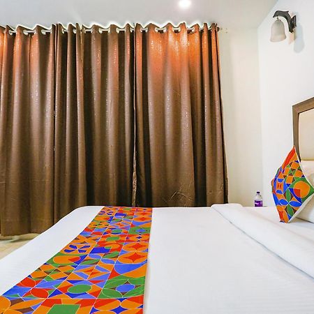 Fabhotel Jpm The Grand Bella - Nr Nehru Place Market Új-Delhi Kültér fotó