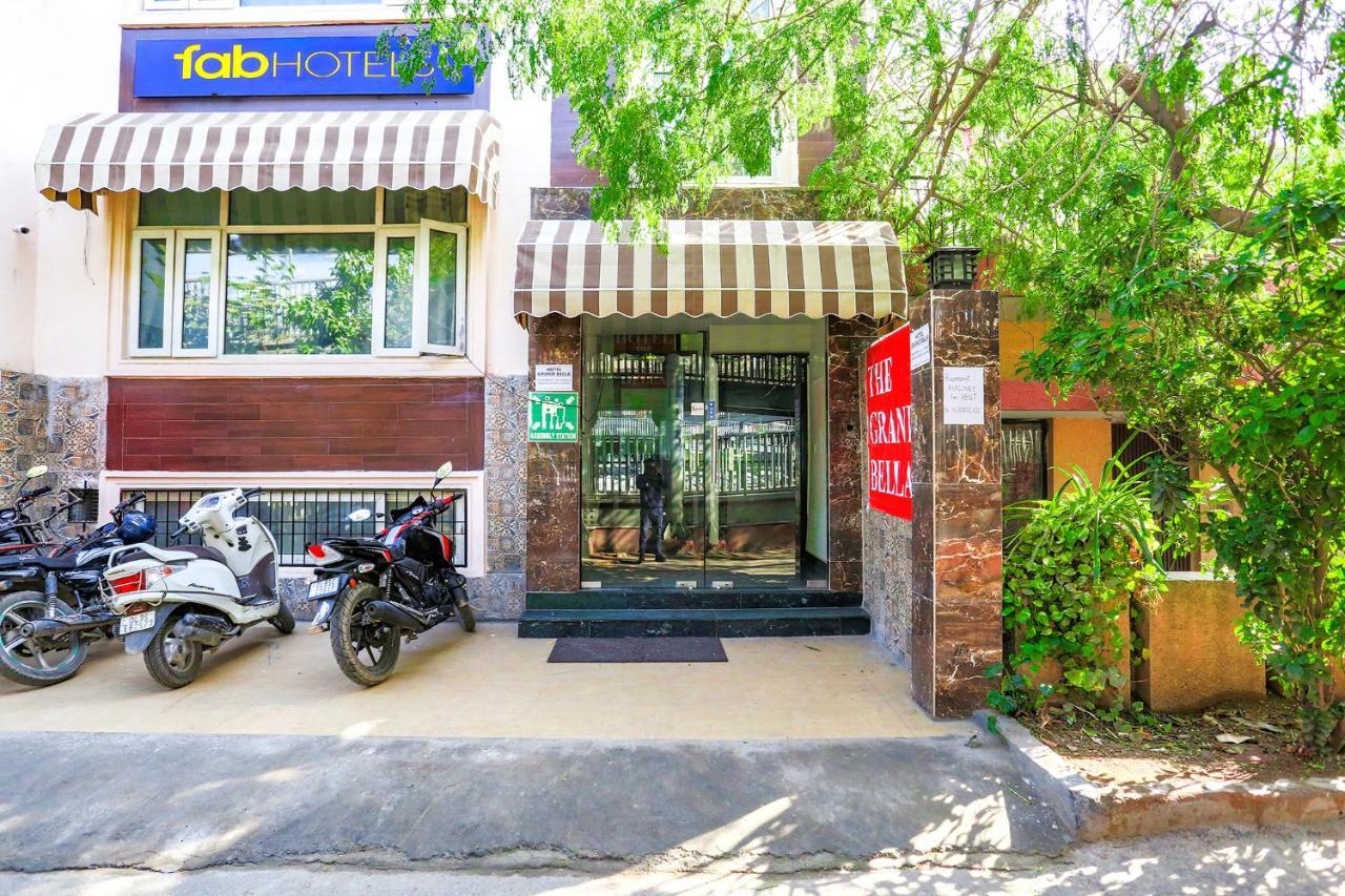 Fabhotel Jpm The Grand Bella - Nr Nehru Place Market Új-Delhi Kültér fotó