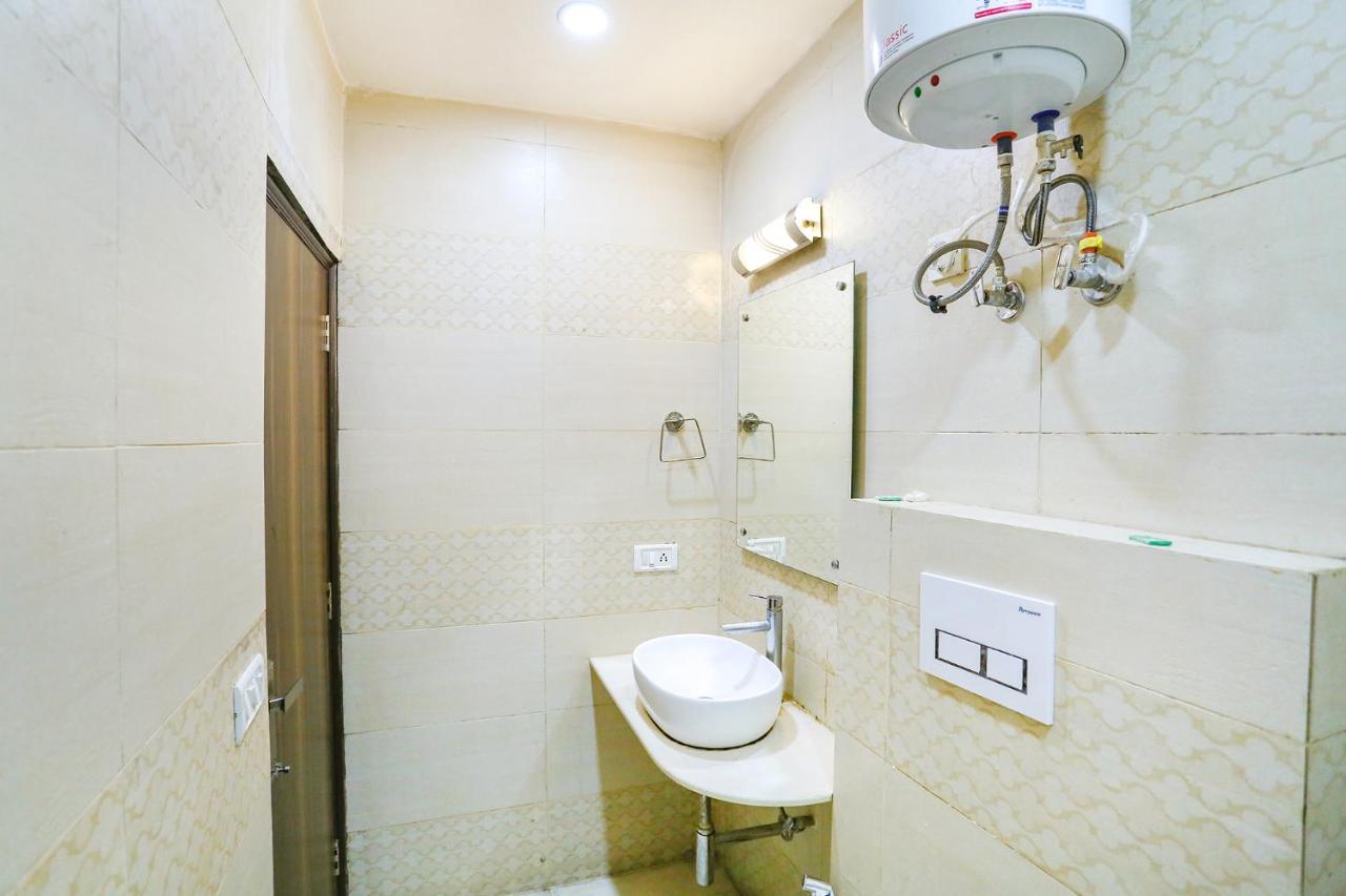 Fabhotel Jpm The Grand Bella - Nr Nehru Place Market Új-Delhi Kültér fotó