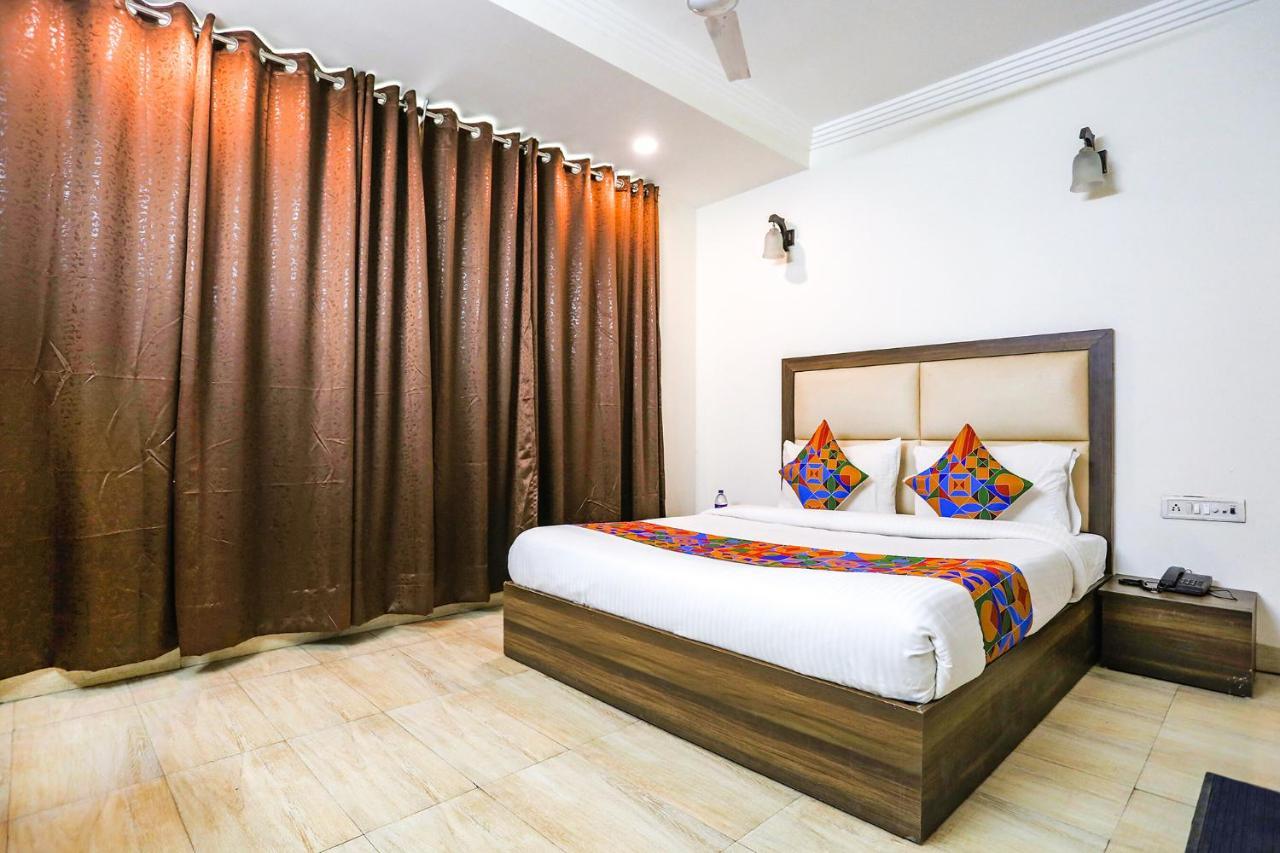 Fabhotel Jpm The Grand Bella - Nr Nehru Place Market Új-Delhi Kültér fotó