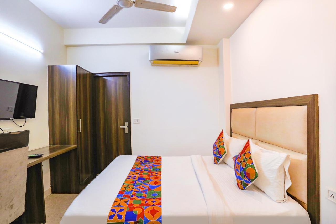 Fabhotel Jpm The Grand Bella - Nr Nehru Place Market Új-Delhi Kültér fotó