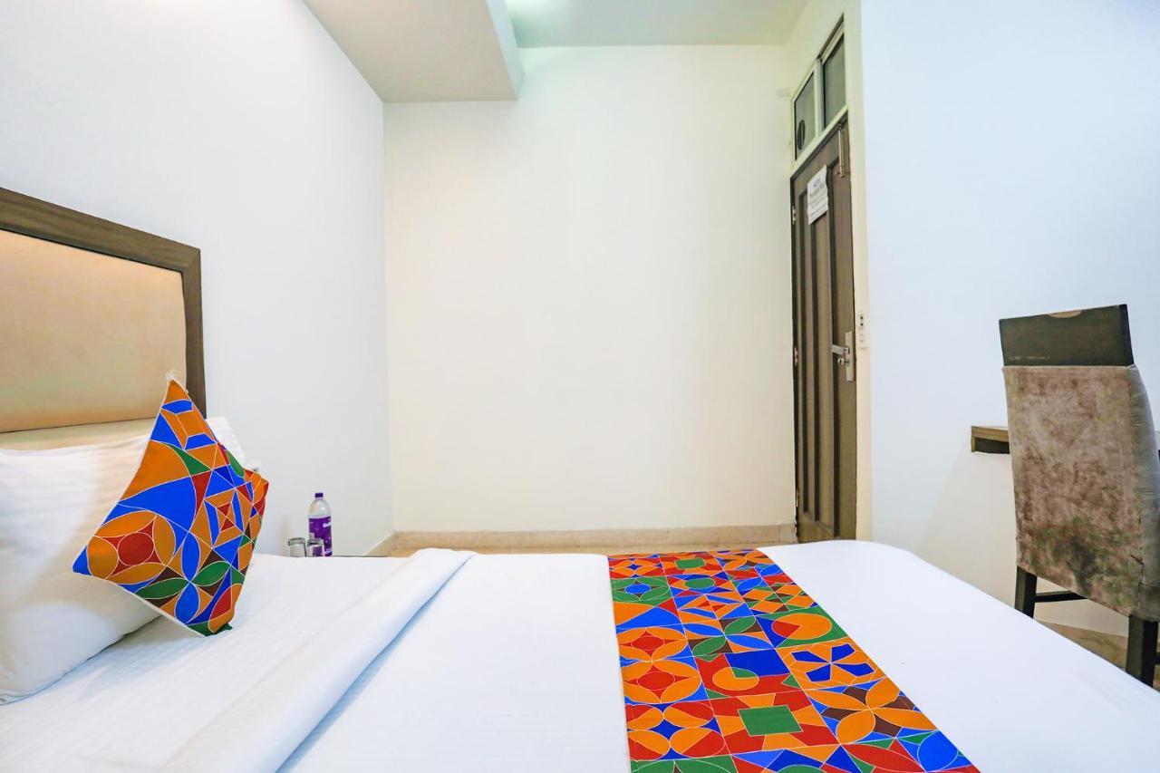 Fabhotel Jpm The Grand Bella - Nr Nehru Place Market Új-Delhi Kültér fotó