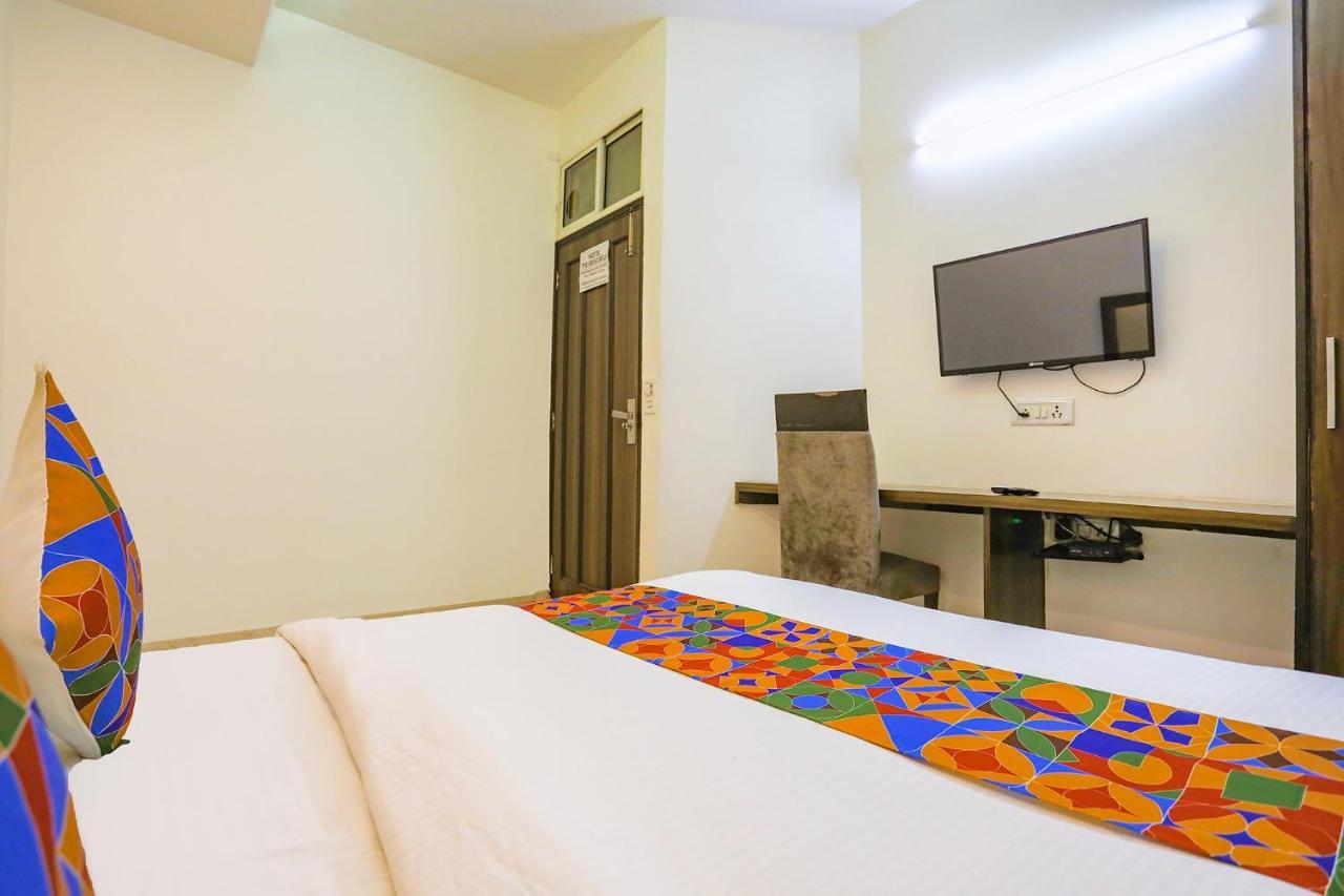 Fabhotel Jpm The Grand Bella - Nr Nehru Place Market Új-Delhi Kültér fotó