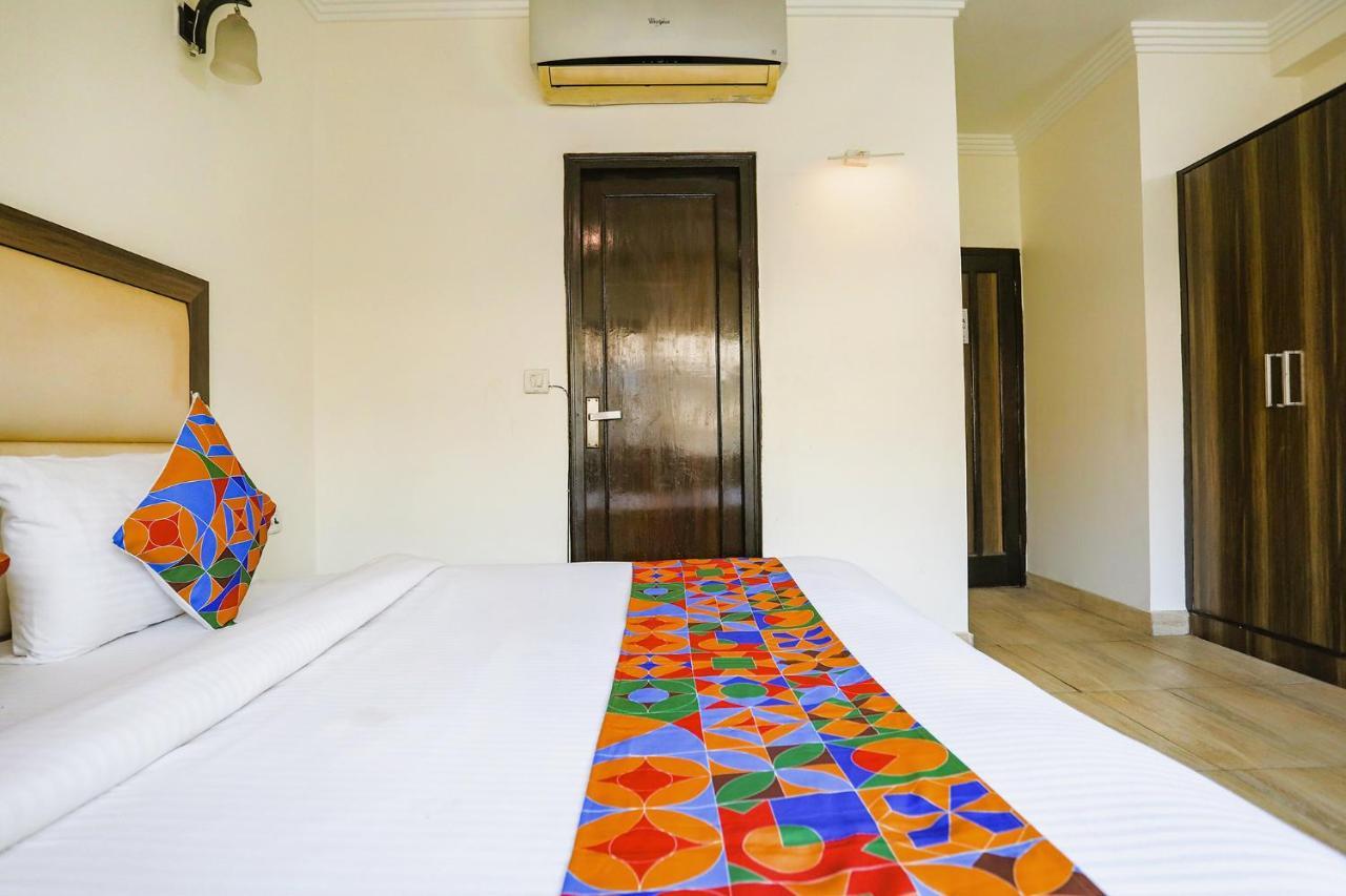 Fabhotel Jpm The Grand Bella - Nr Nehru Place Market Új-Delhi Kültér fotó