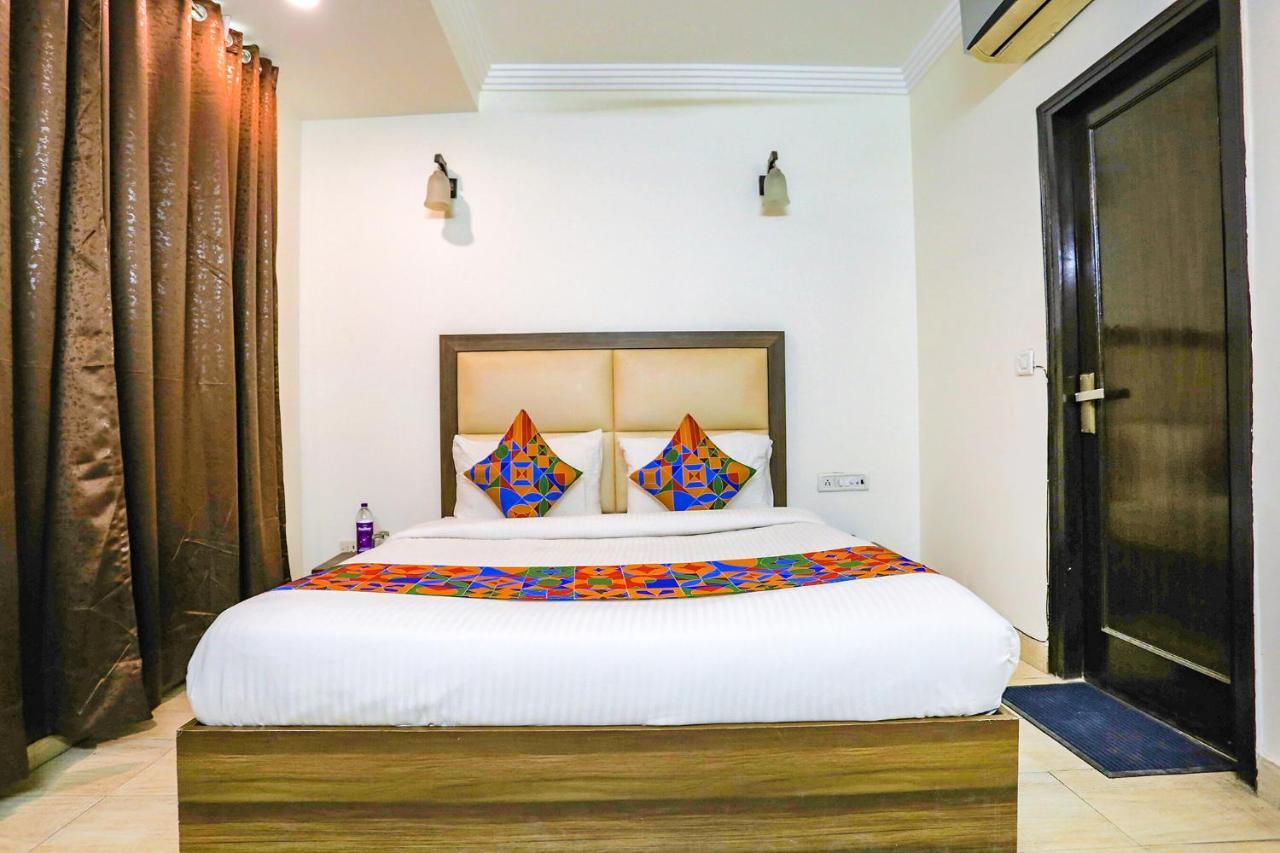 Fabhotel Jpm The Grand Bella - Nr Nehru Place Market Új-Delhi Kültér fotó